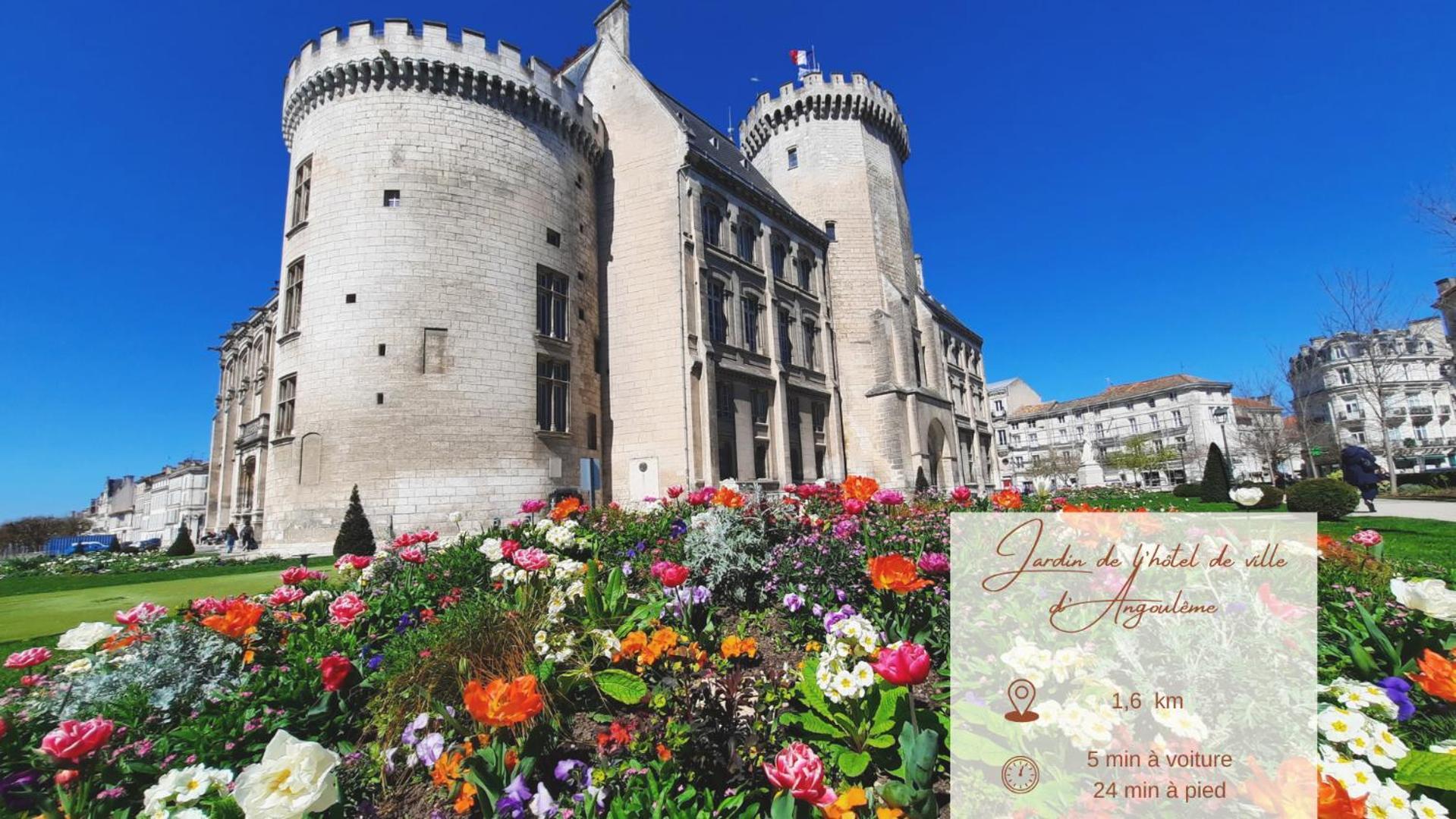 Maison De Ville Confortable Avec Cour Interieure Angouleme Bagian luar foto